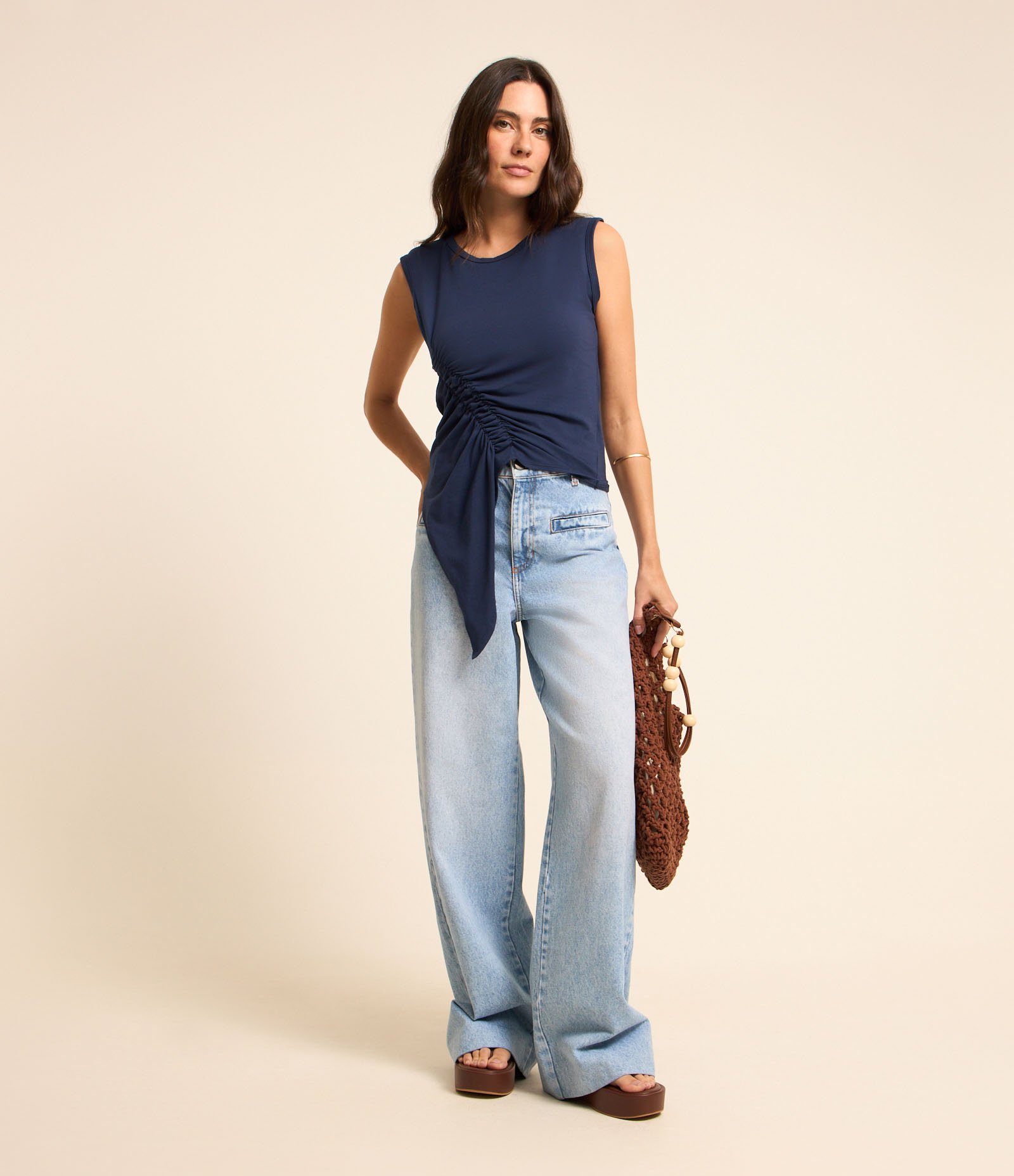 Blusa sem Manga em Algodão com Franzido e Lateral Alongada Azul 2