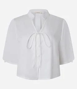 Blusa em Tricoline com Manga Bufante e Amarrações de Laços Frontais