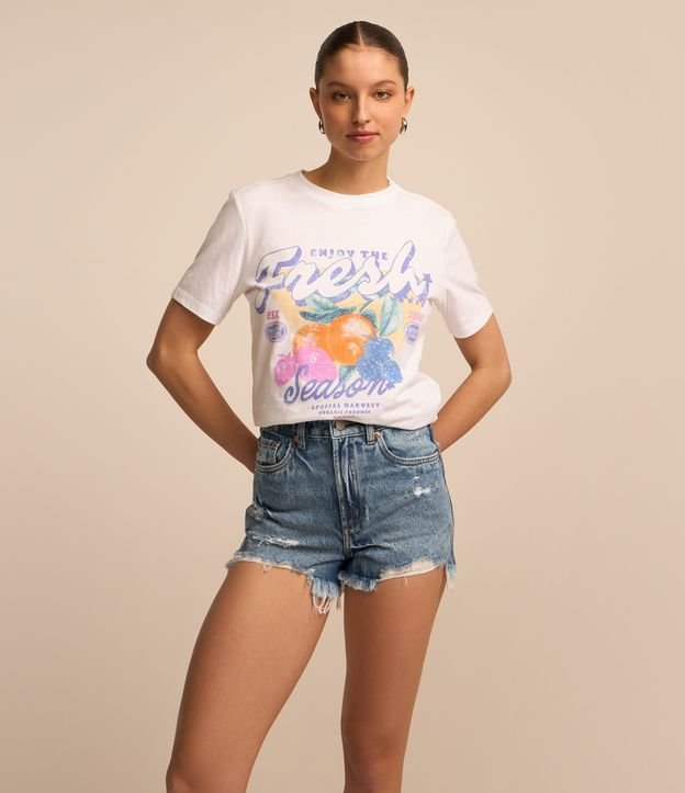 Short Jeans Destroyed com Cintura Alta
