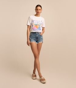 Short Jeans Destroyed com Cintura Alta