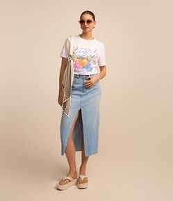 Saia Midi em Jeans com Bolsos e Fenda