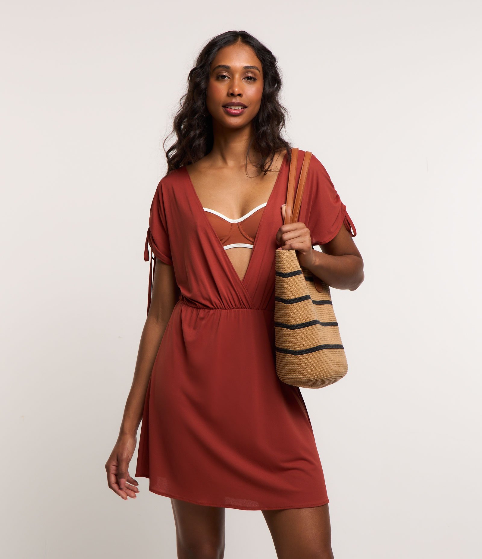 Saída de Praia Vestido em Crepe com Franzido e Amarração nos Ombros Vermelho 1