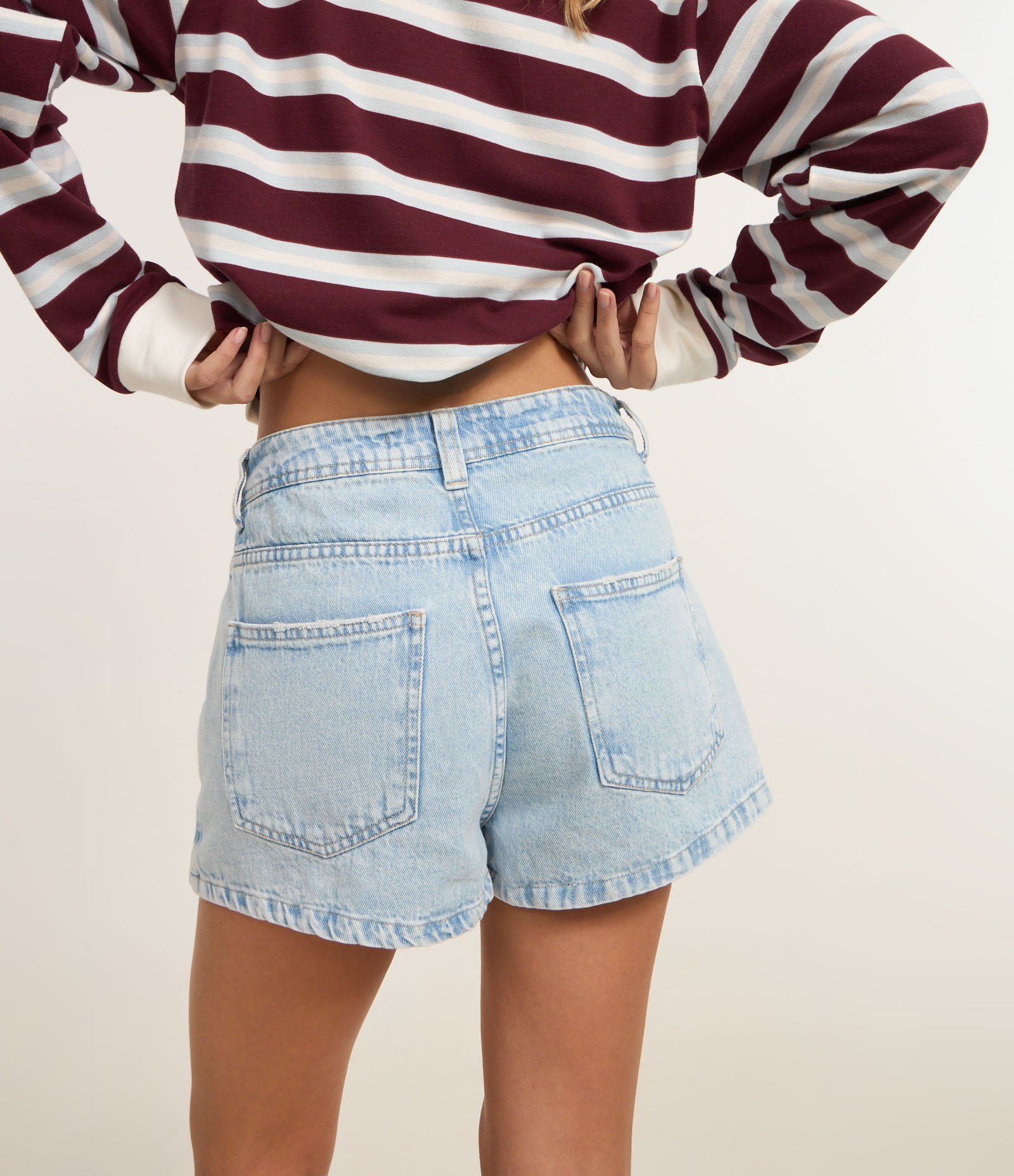 Short Saia Curto em Jeans com Cintura Alta Azul 5