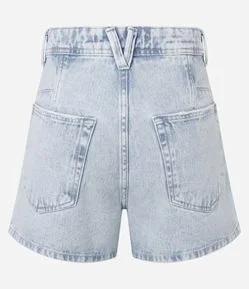 Short Slim em Jeans com Pences Laterais e Etiquetinha no Bolso