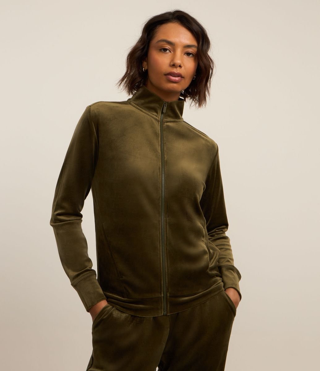 Jaqueta Esportiva em Plush com Gola Alta e Zíper Verde Oliva