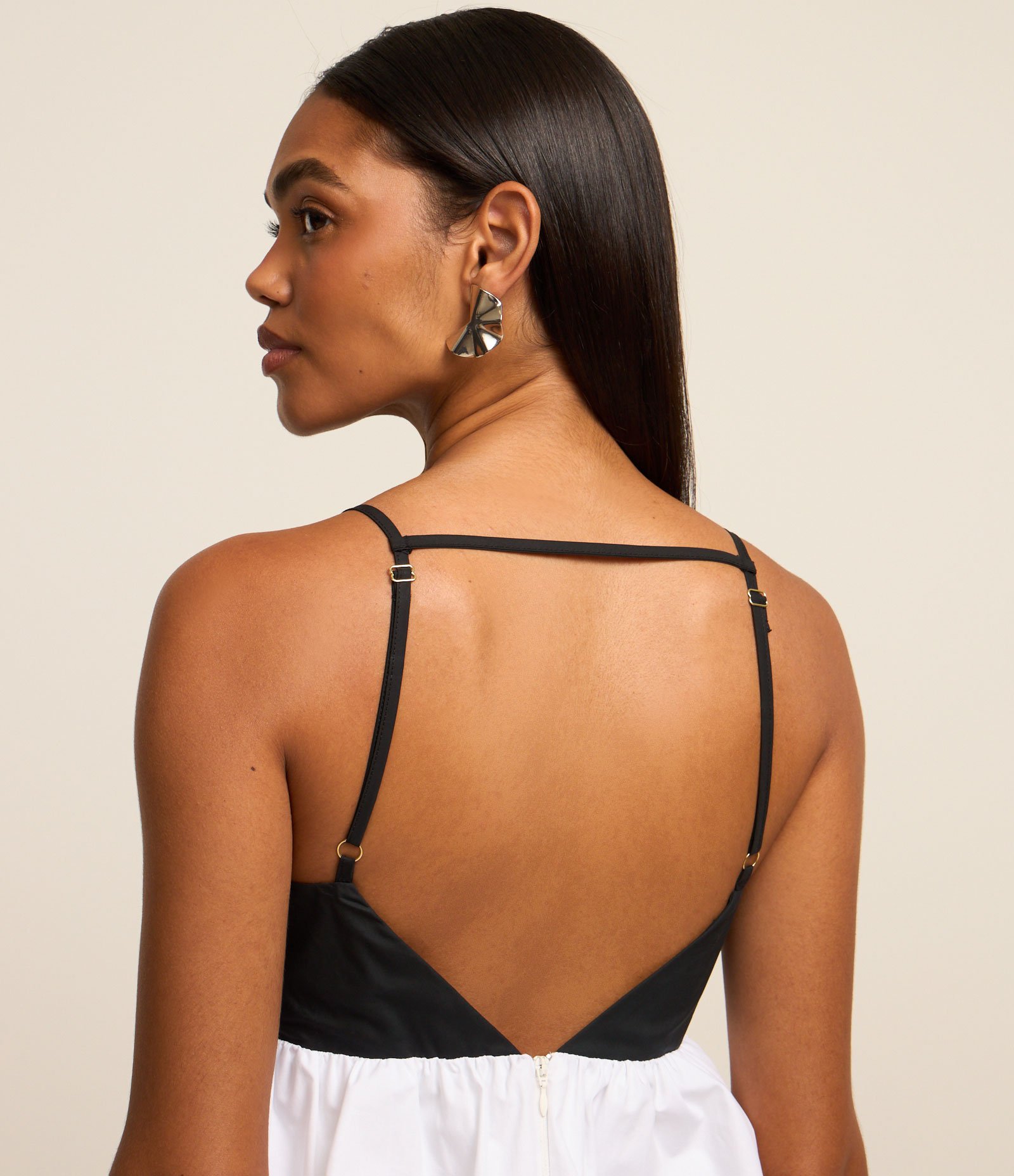 Vestido Balonê em Tricoline com Lacinhos Aplicados Branco/Preto 3