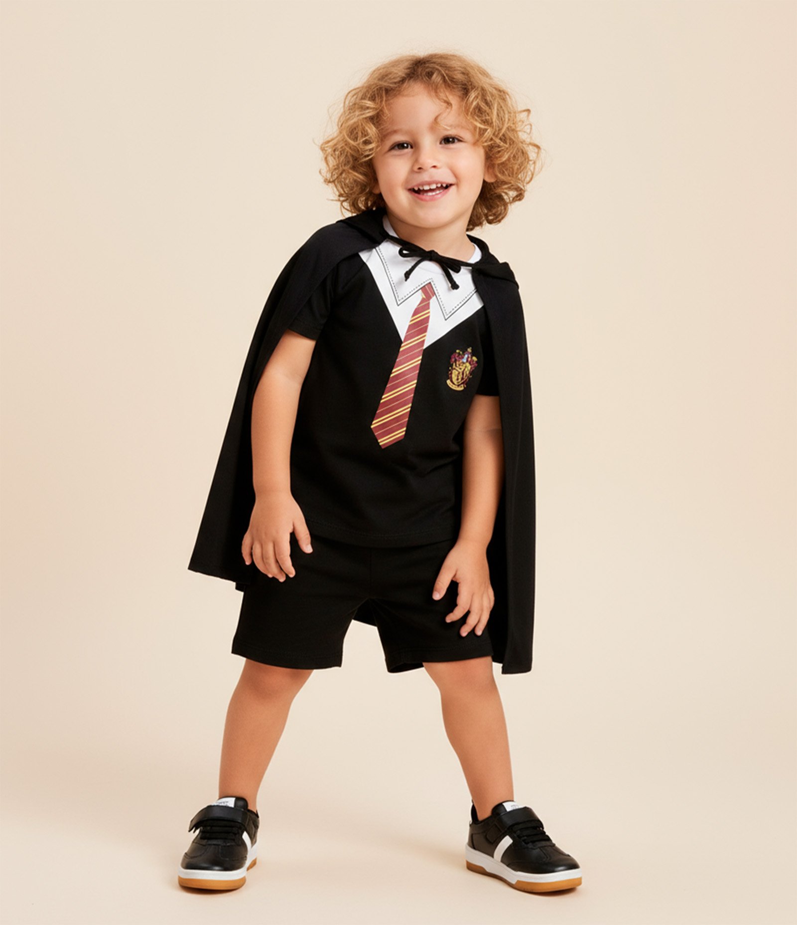 Camiseta Comfort Infantil com Capa e Estampa Grifinória Harry Potter - Tam 4 a 8 Anos Preto 1