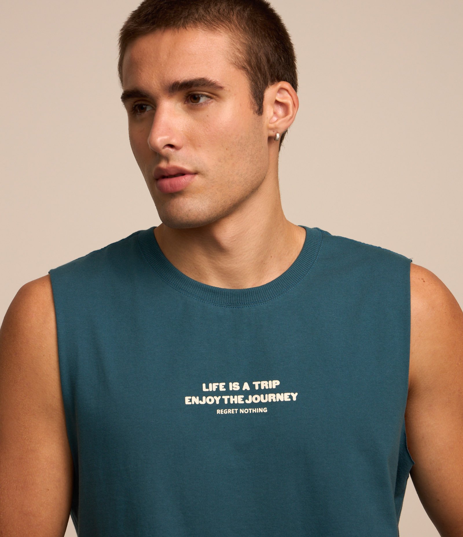Regata Comfort em Algodão com Estampa Lettering Azul Esverdiado 3