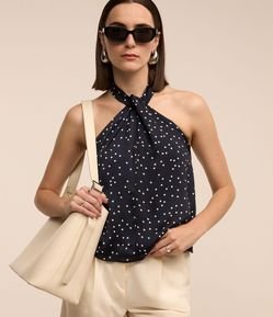 Blusa Frente Única em Tecido Acetinado com Gola Torcida e Estampa Poá