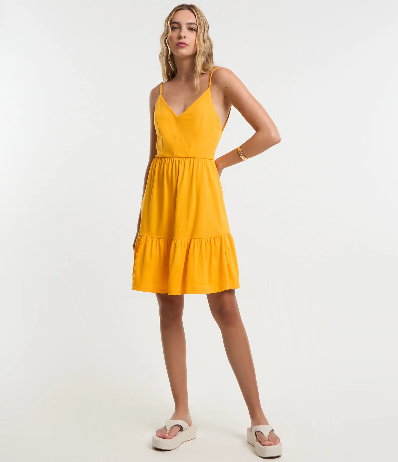 Vestido Curto em Algodão com Recorte e Alcinhas Finas Amarelo 2