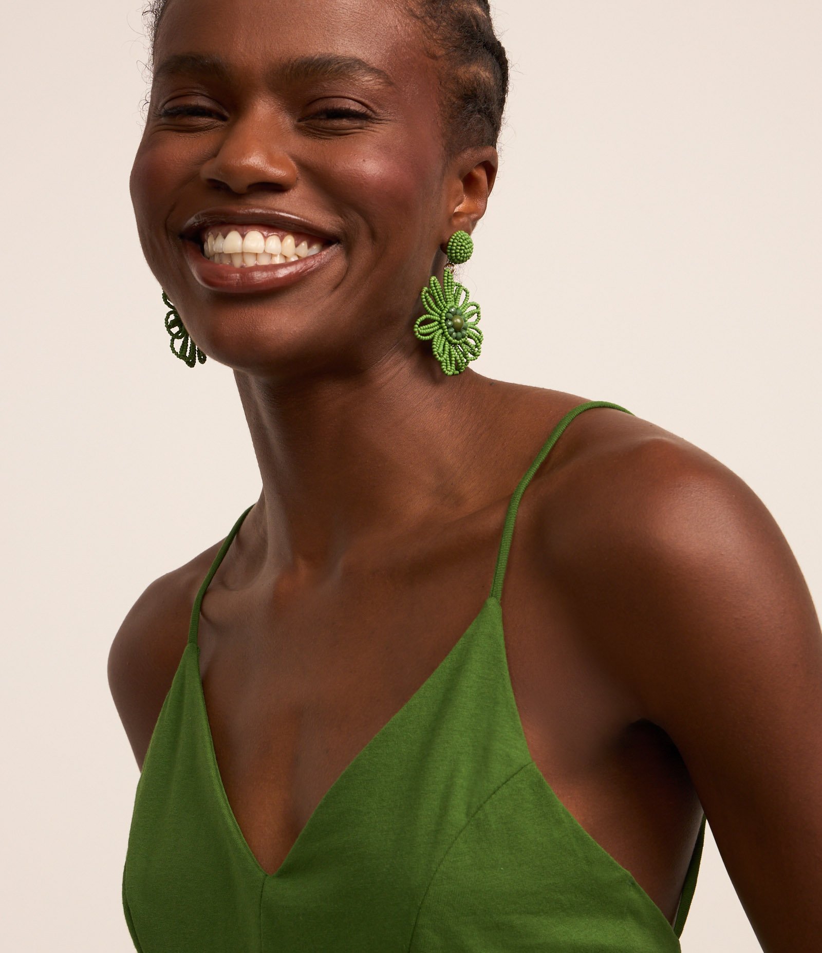 Vestido Curto em Algodão com Recorte e Alcinhas Finas 3