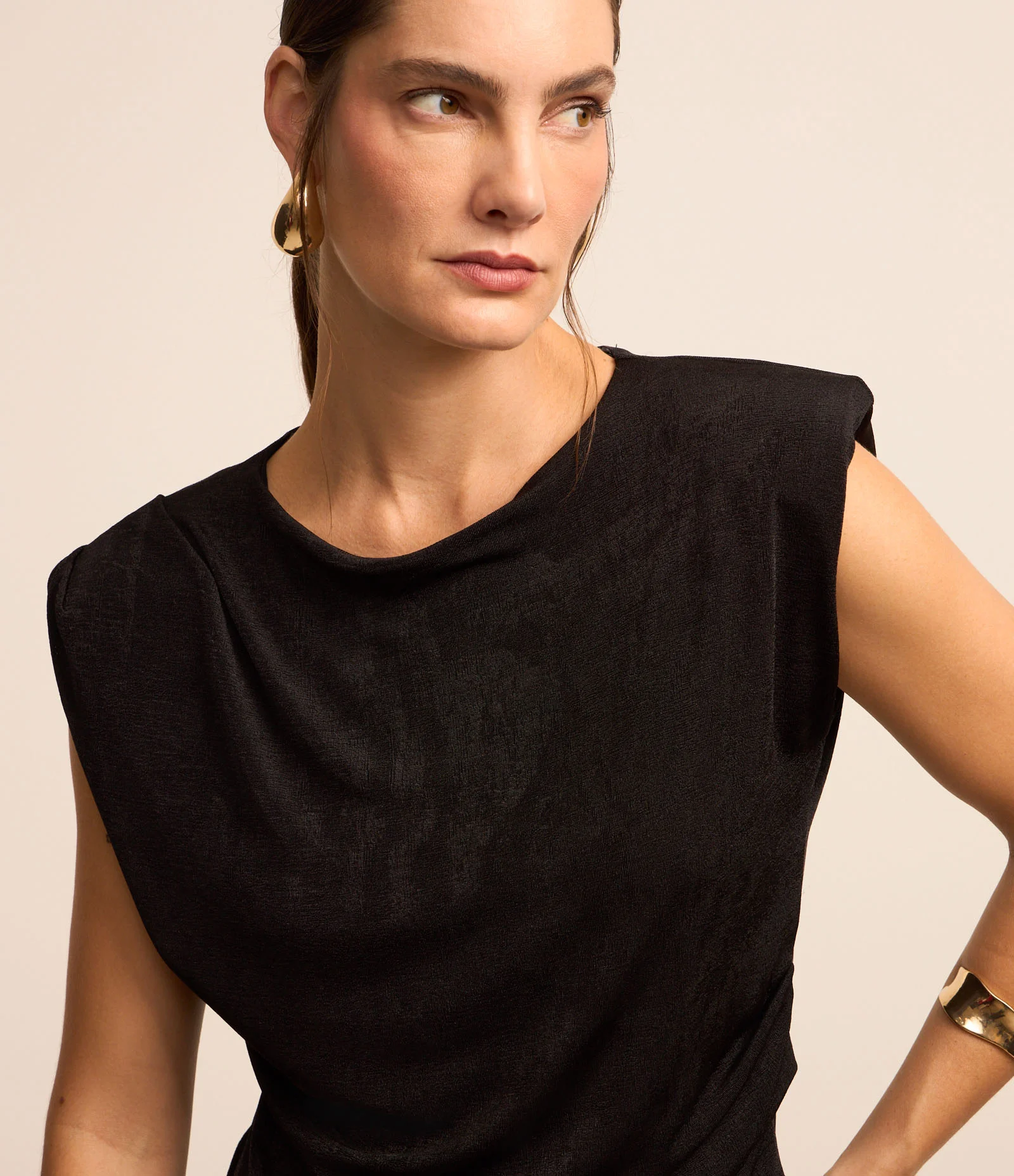 Vestido Sem Manga em Jersey com Franzido e Vazado Preto 2