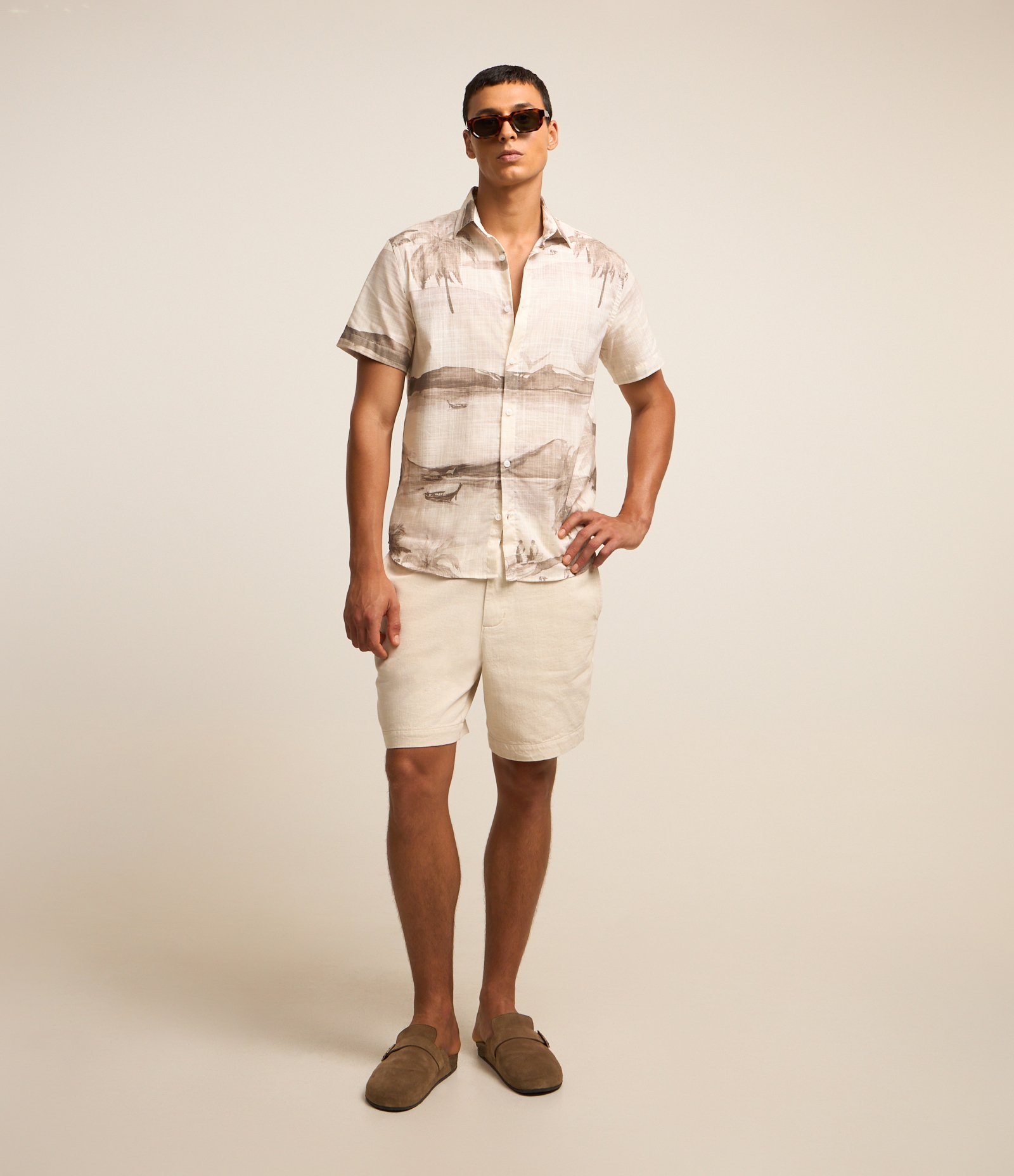 Camisa Regular em Voil com Estampa de Praia Off White 2