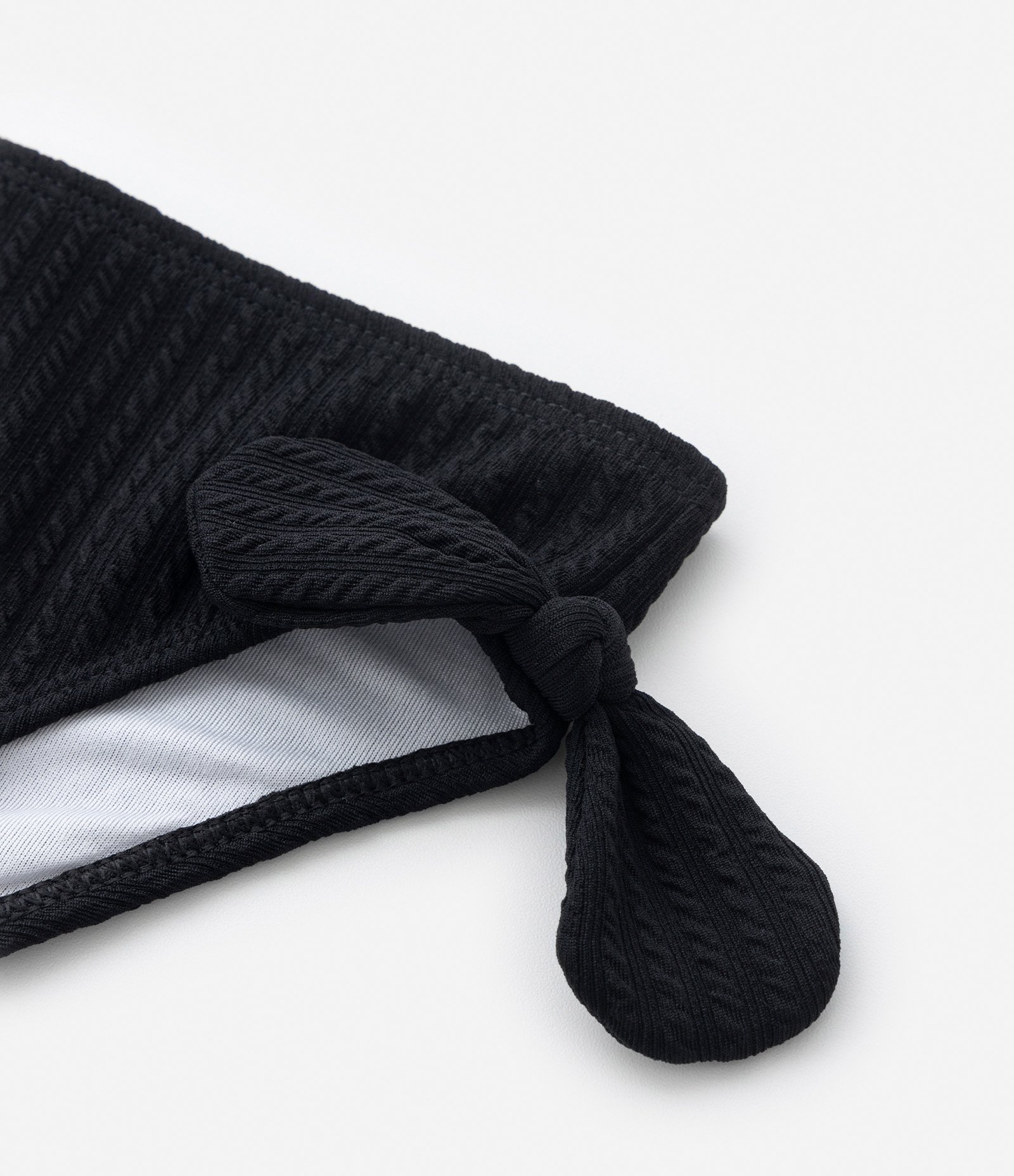 Biquíni Infantil com Proteção UV e Estampa Kuromi - Tam 5 a 14 Anos Preto 5