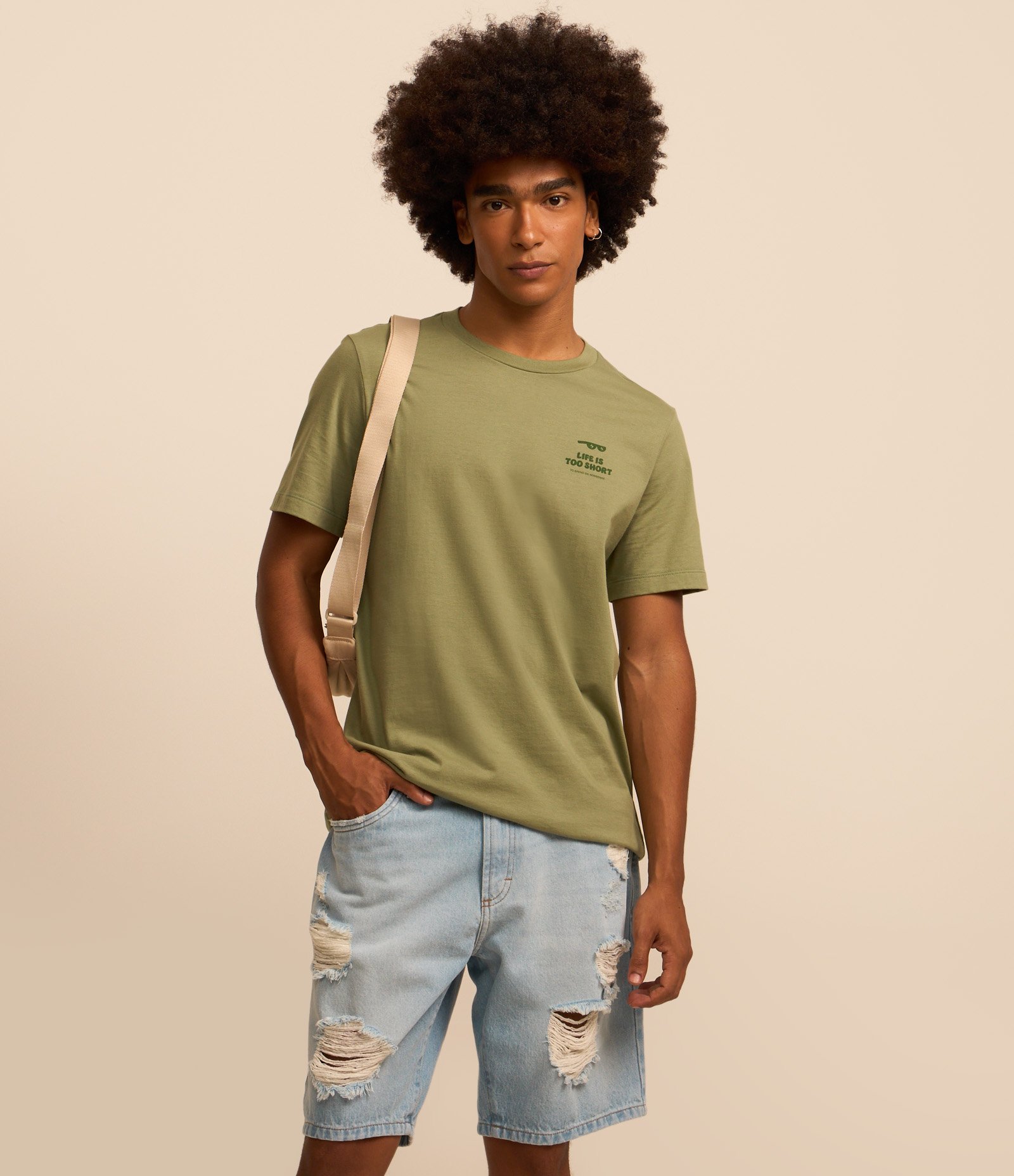 Bermuda Slim em Jeans Denim Destroyed e Barra a Fio Jeans Claro 2