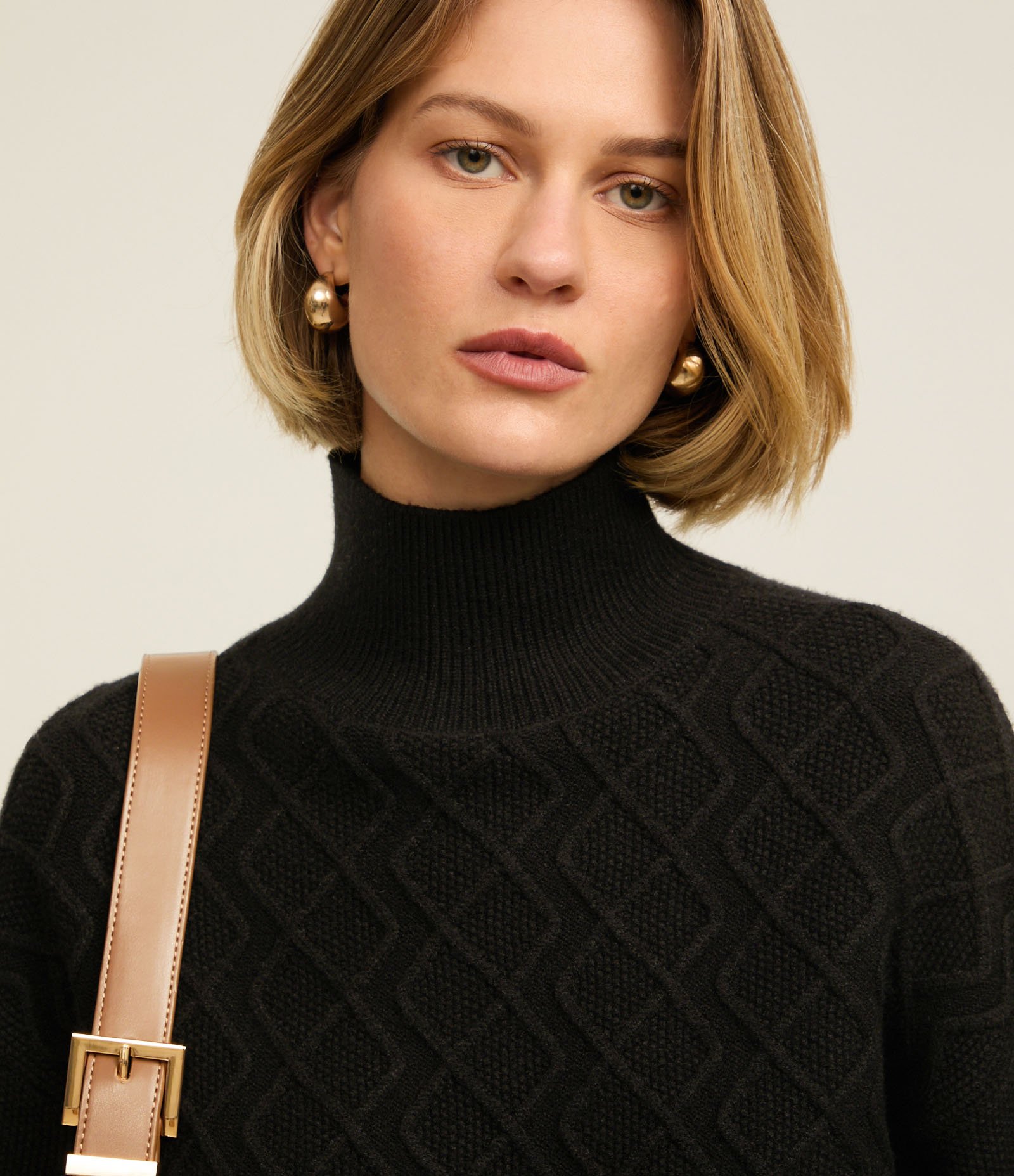 Suéter em Tricot com Gola Alta e Bordado de Losangos Preto 4