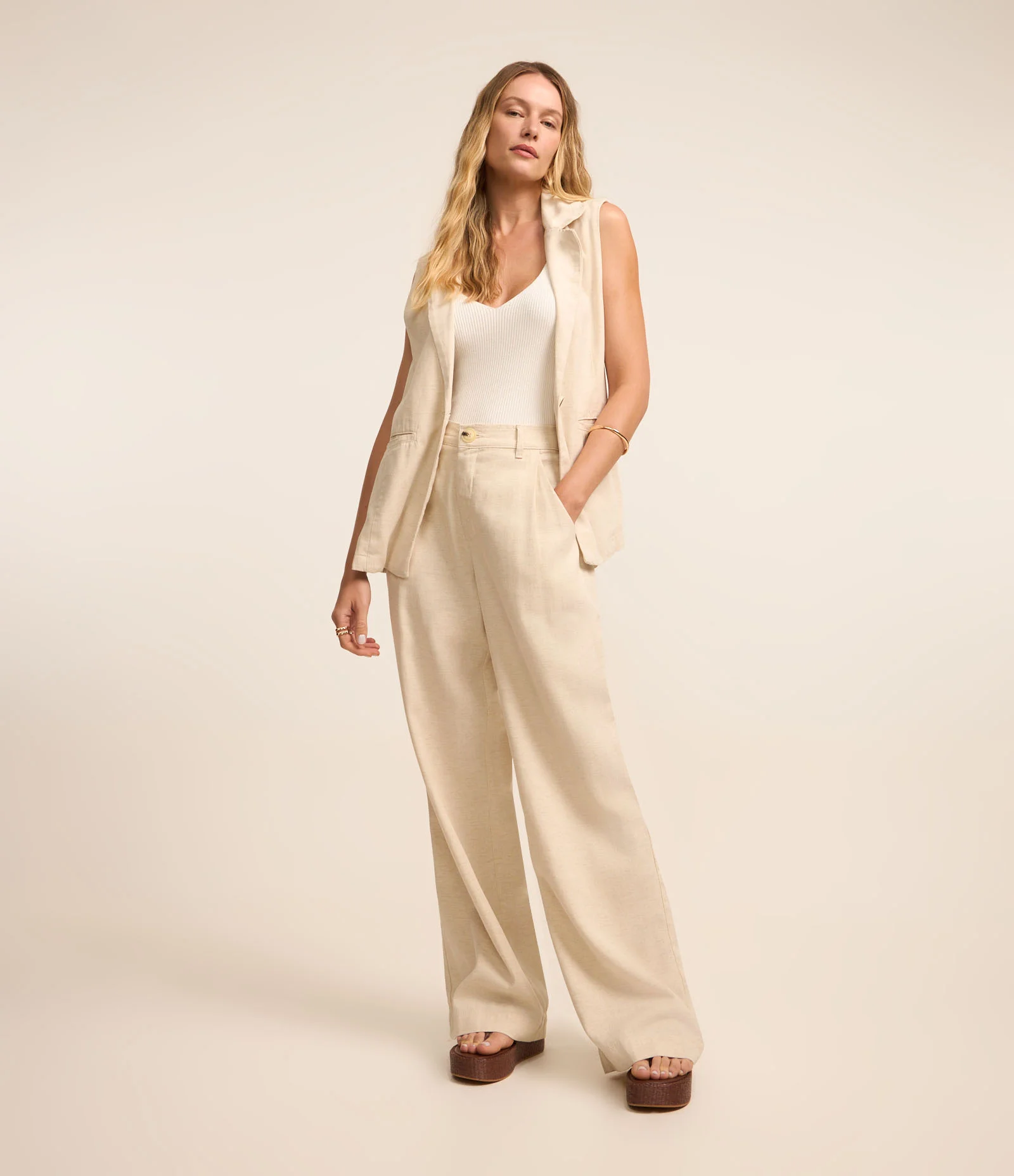 Calça Reta em Sarja com Preguinhas Off White 2