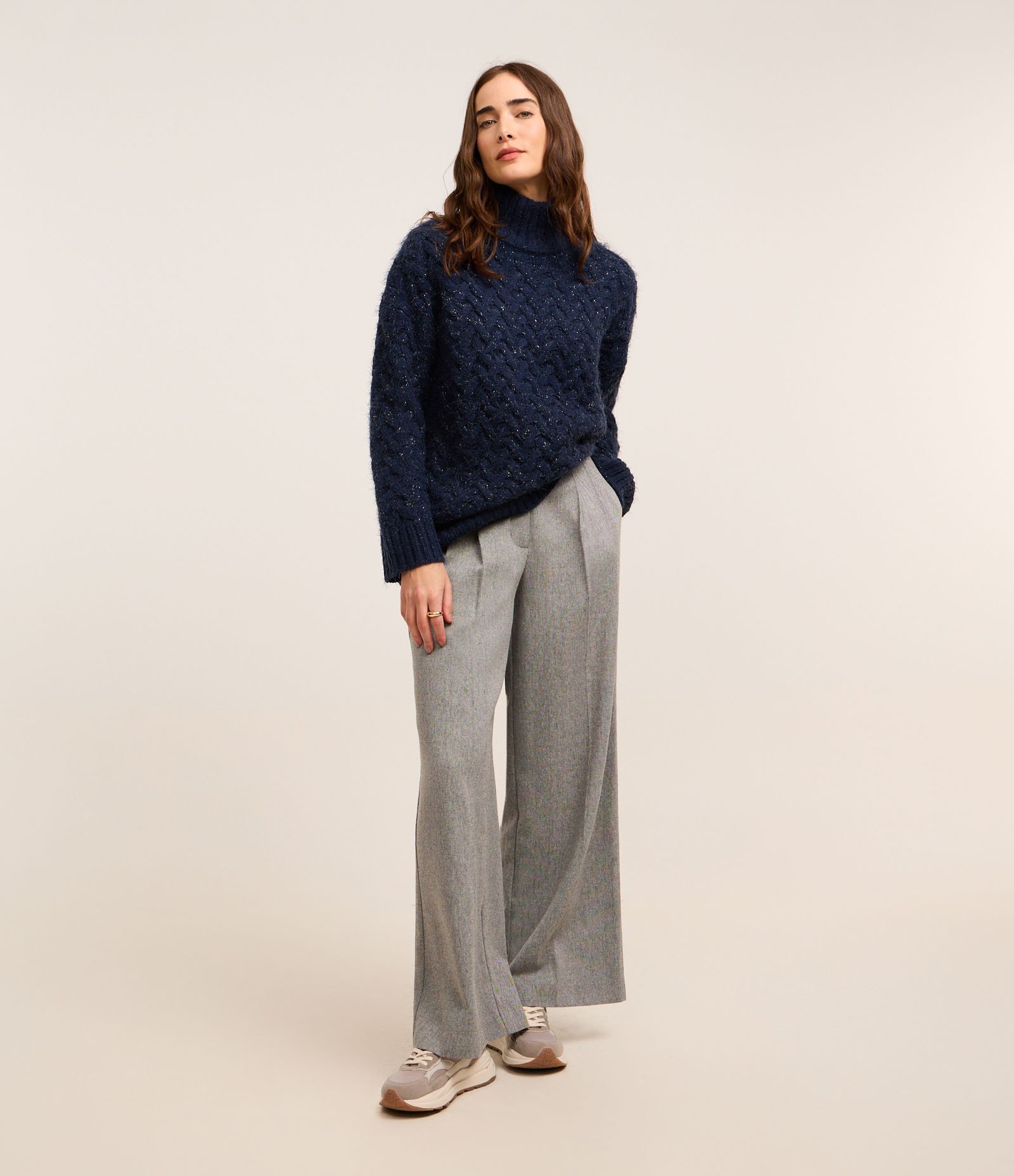 Suéter em Tricô Peluciado com Ponto Trançado Azul Escuro 2