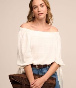 Blusa em Viscose com Padronagem de Listras e Amarração nos Punhos