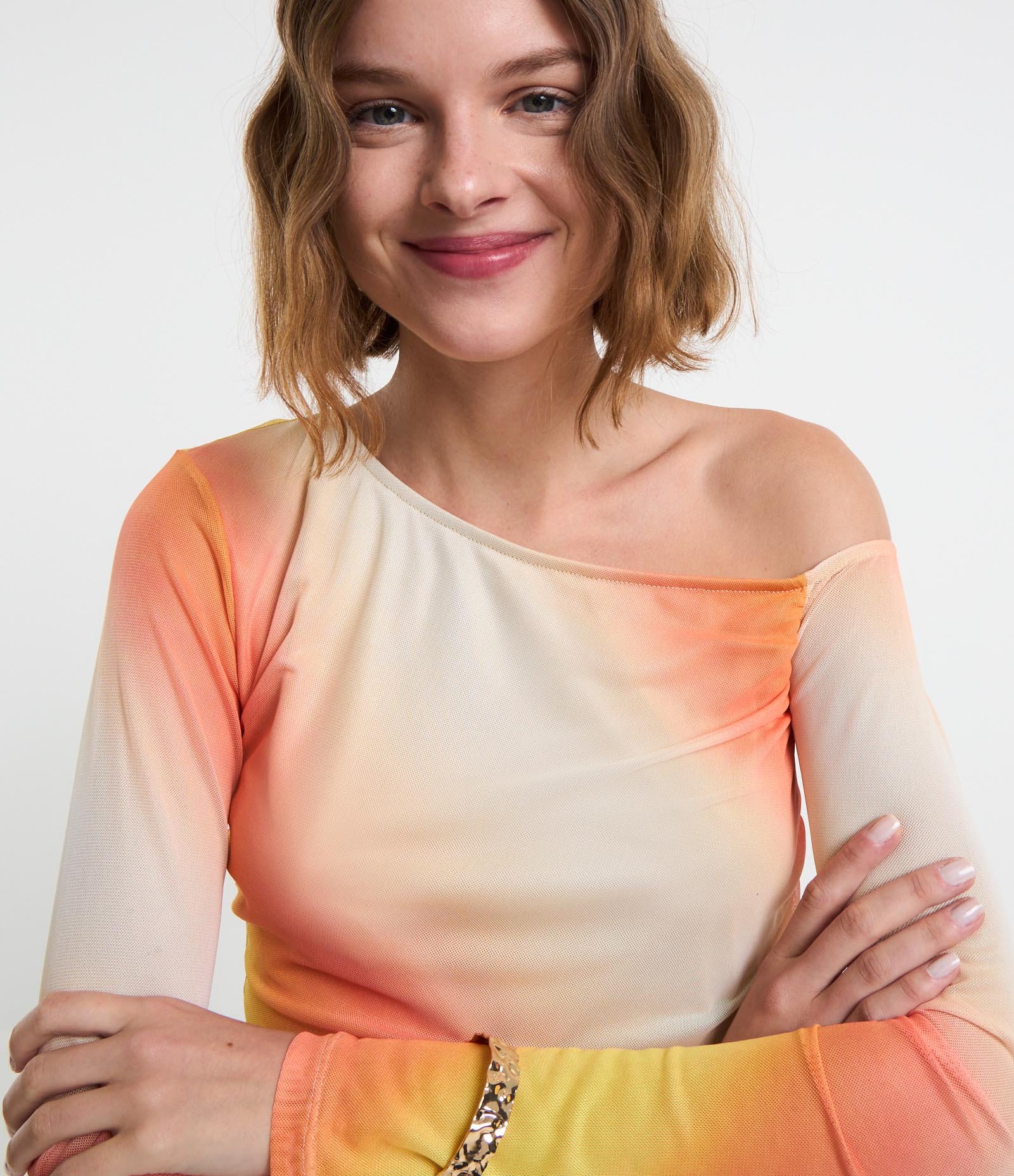 Blusa em Tule Degrade com Decote Assimétrico Multicores 3