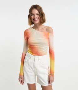 Blusa em Tule Degrade com Decote Assimétrico