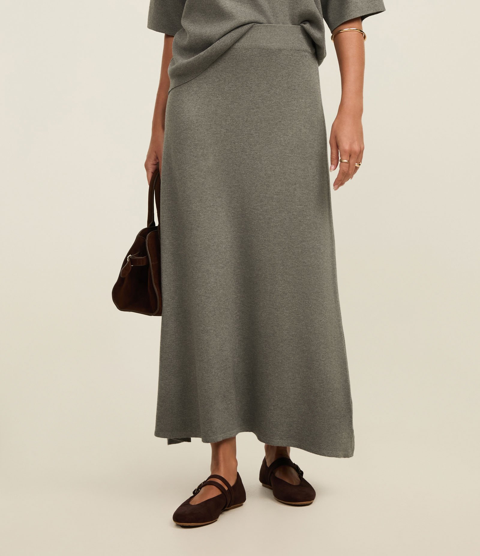 Saia Evasê Midi em Tricô com Caimento Leve 5