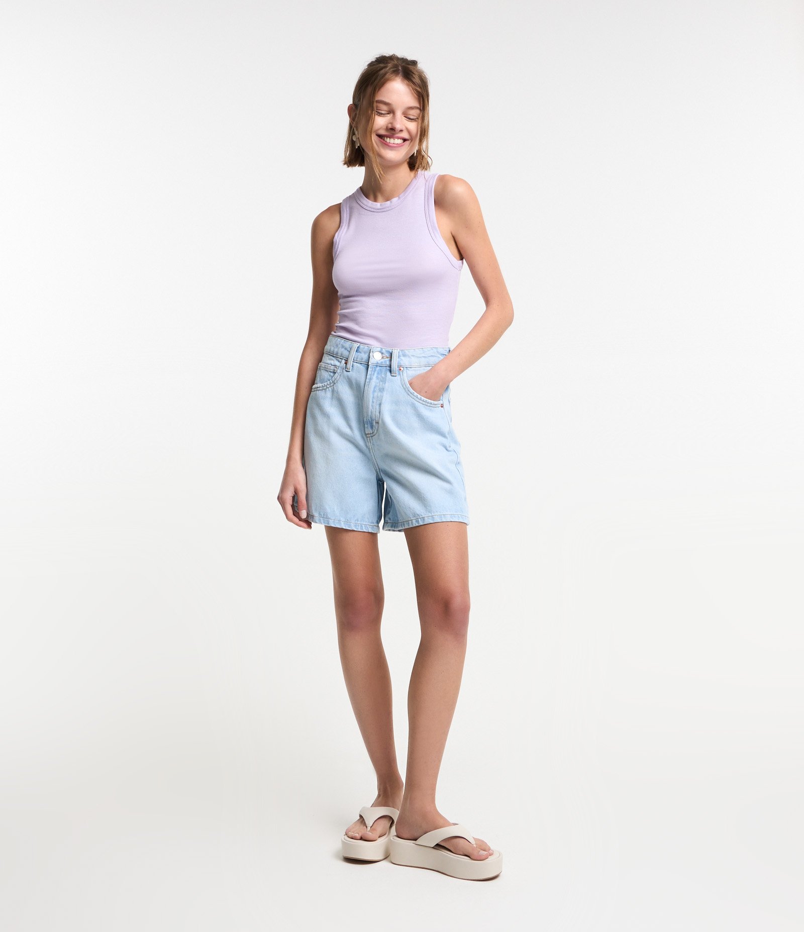 Short Mom Cintura Alta em Jeans com Bolsinhos Azul 1