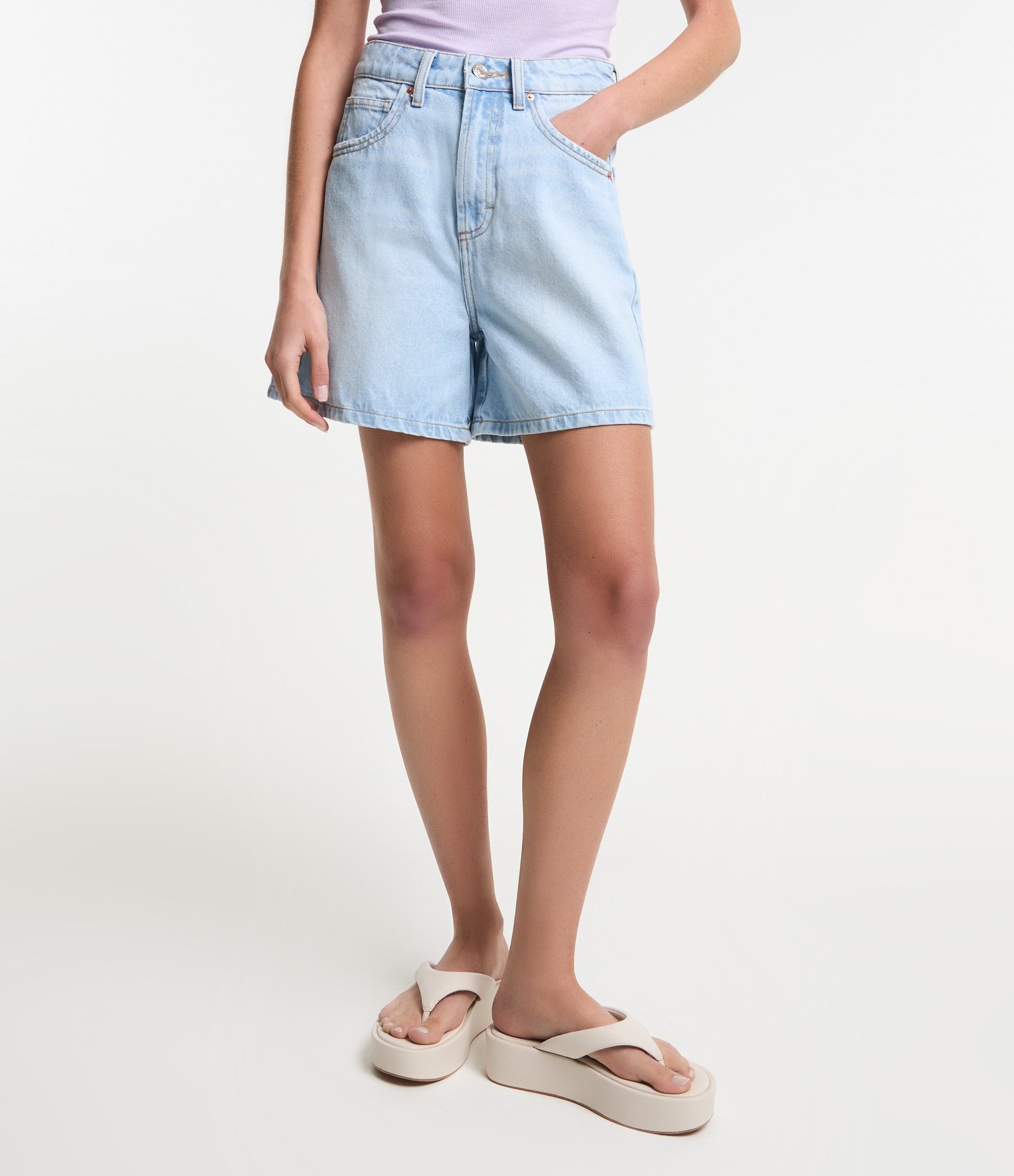 Short Mom Cintura Alta em Jeans com Bolsinhos Azul 3