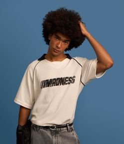 Camiseta Overboxy em Algodão com Textura Esportiva e Gola com Lapela