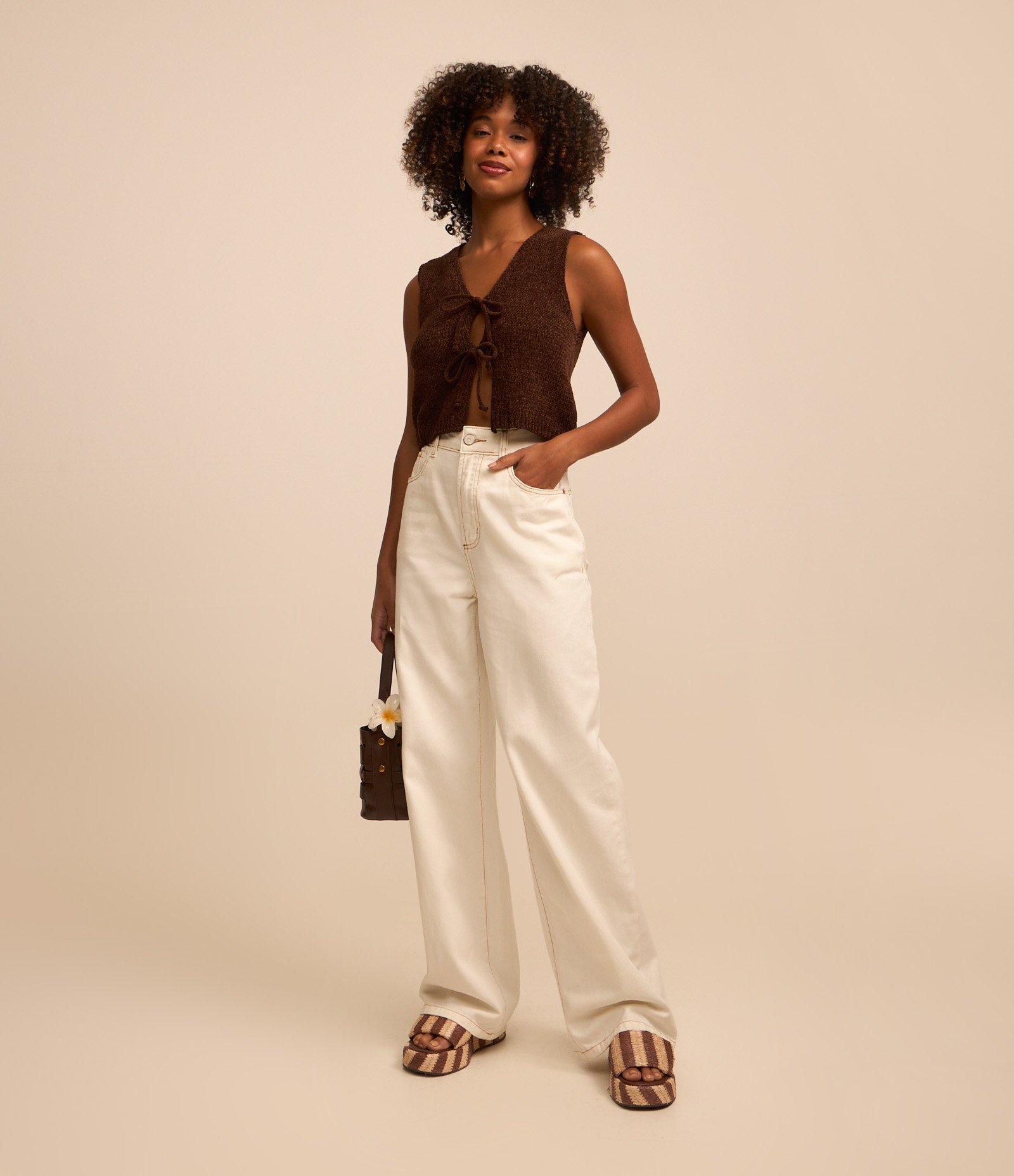 Calça Wide Leg em Sarja com Pespontos Contrastantes Branco 1