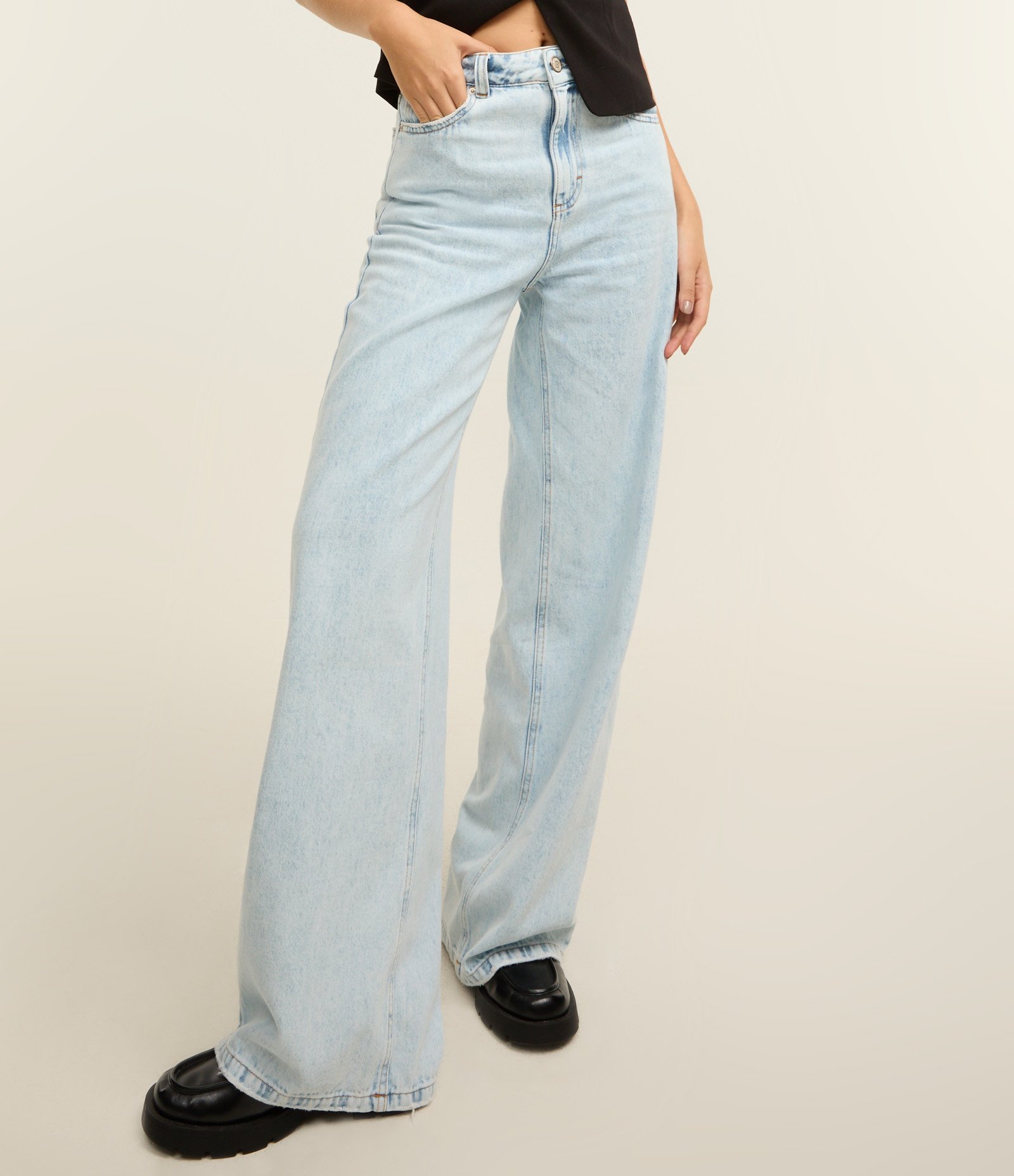 Calça Wide Leg Cintura Alta em Jeans com Bolsos Azul 3