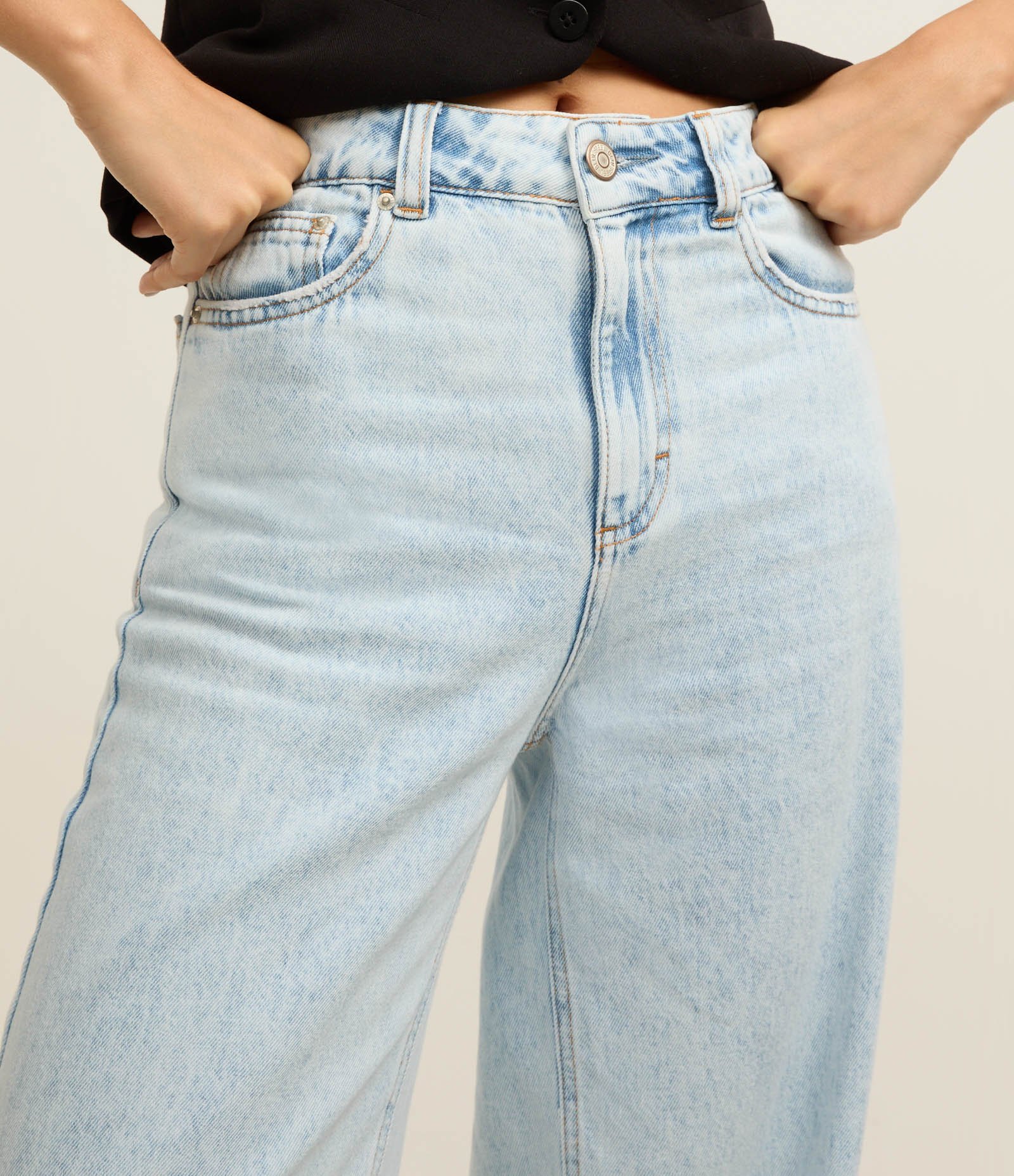 Calça Wide Leg Cintura Alta em Jeans com Bolsos Azul 4