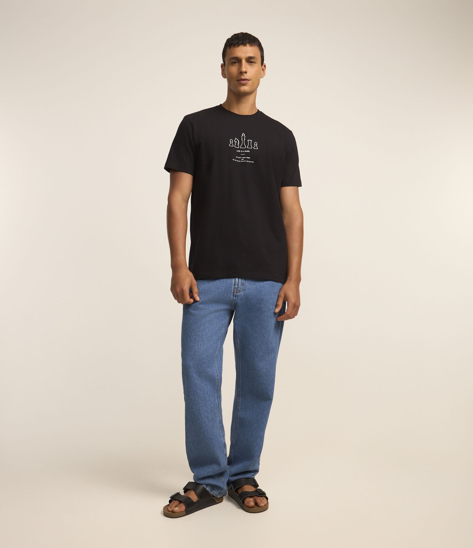 Camiseta em Algodão com Estampa Peças de Xadrez Preto 2