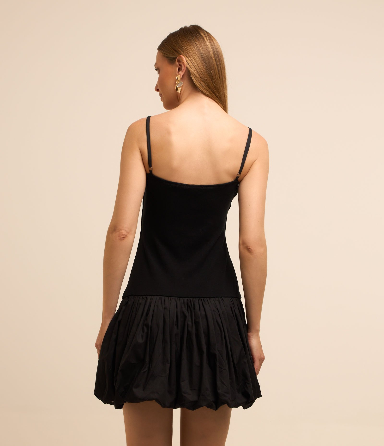 Vestido Curto de Alça em Viscose com Saia Balonê Preto 3