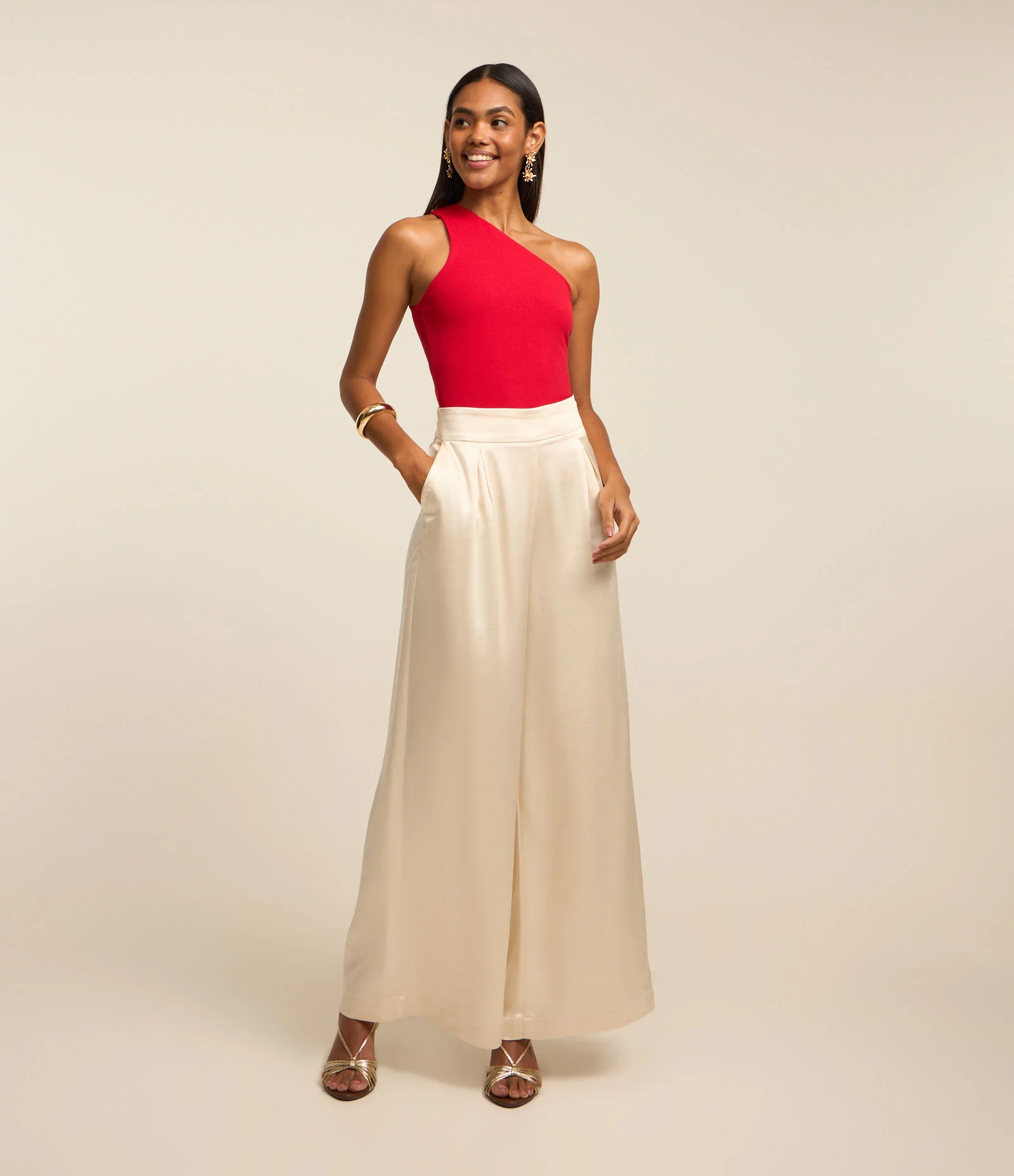 Calça Pantalona Acetinada com Pregas Champagne 1