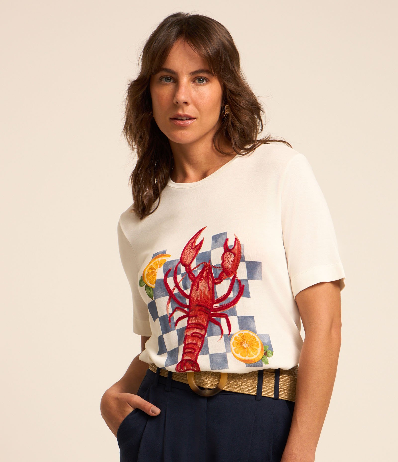 Camiseta em Malha de Viscose com Estampa Lagosta Branco Neve 2