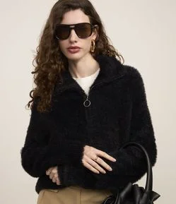 Cardigan em Tricô Peludinho com Zíper Frontal