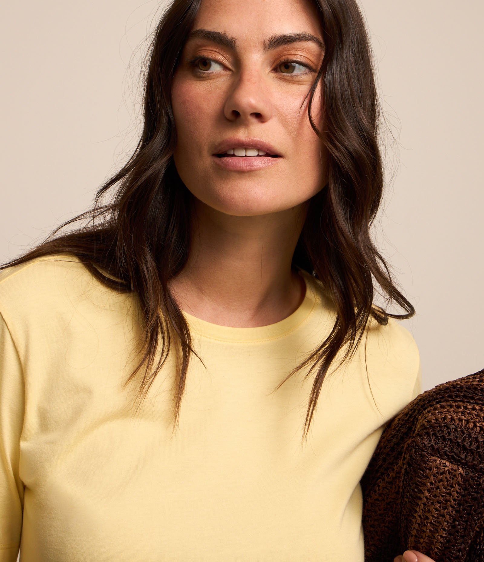 Blusa em Algodão com Flores Bordadas na Barra Amarelo 4