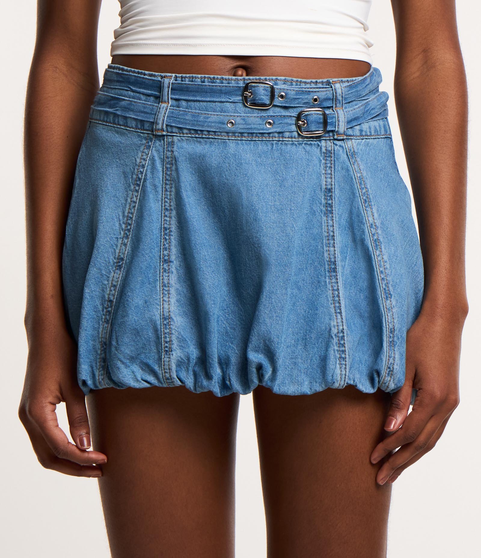 Saia Balonê Curta em Jeans Destroyer com 02 Cintos Azul 3