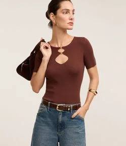 Blusa Ajustada em Tricô com Aberturas Afiveladas