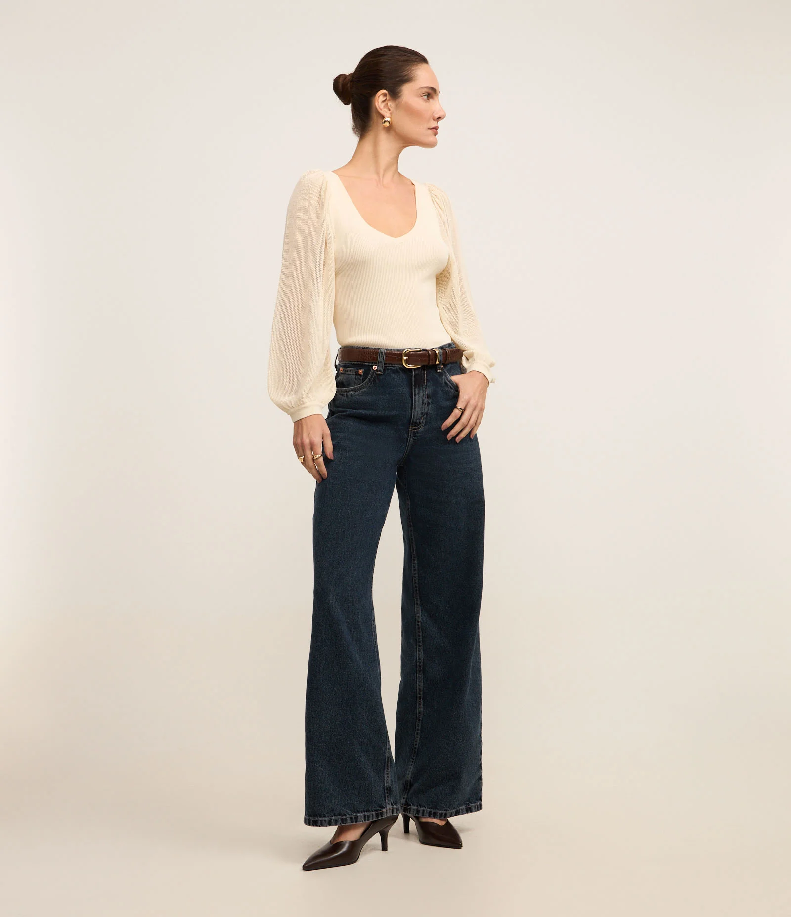 Blusa em Tricô com Decote V e Manga Longa Ampla Off White 2