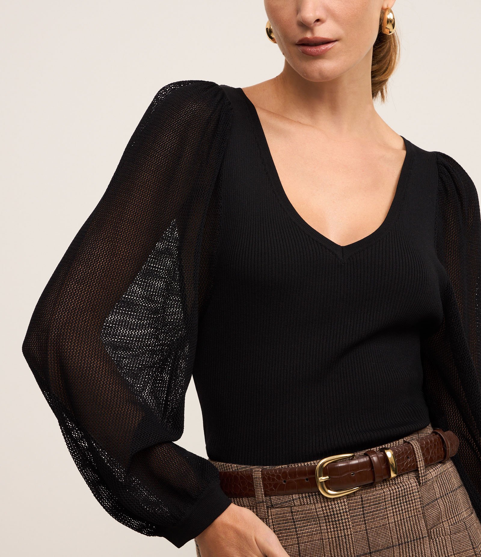 Blusa em Tricô com Decote V e Manga Longa Ampla Preto 3