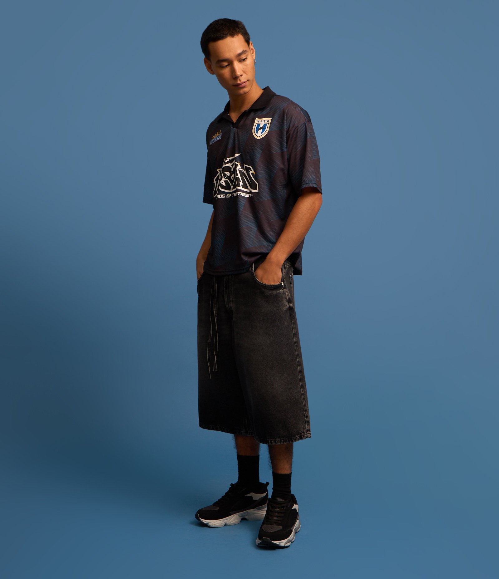 Bermuda Jorts Super Baggy  em Jeans com Cinto Amarração Preto 2