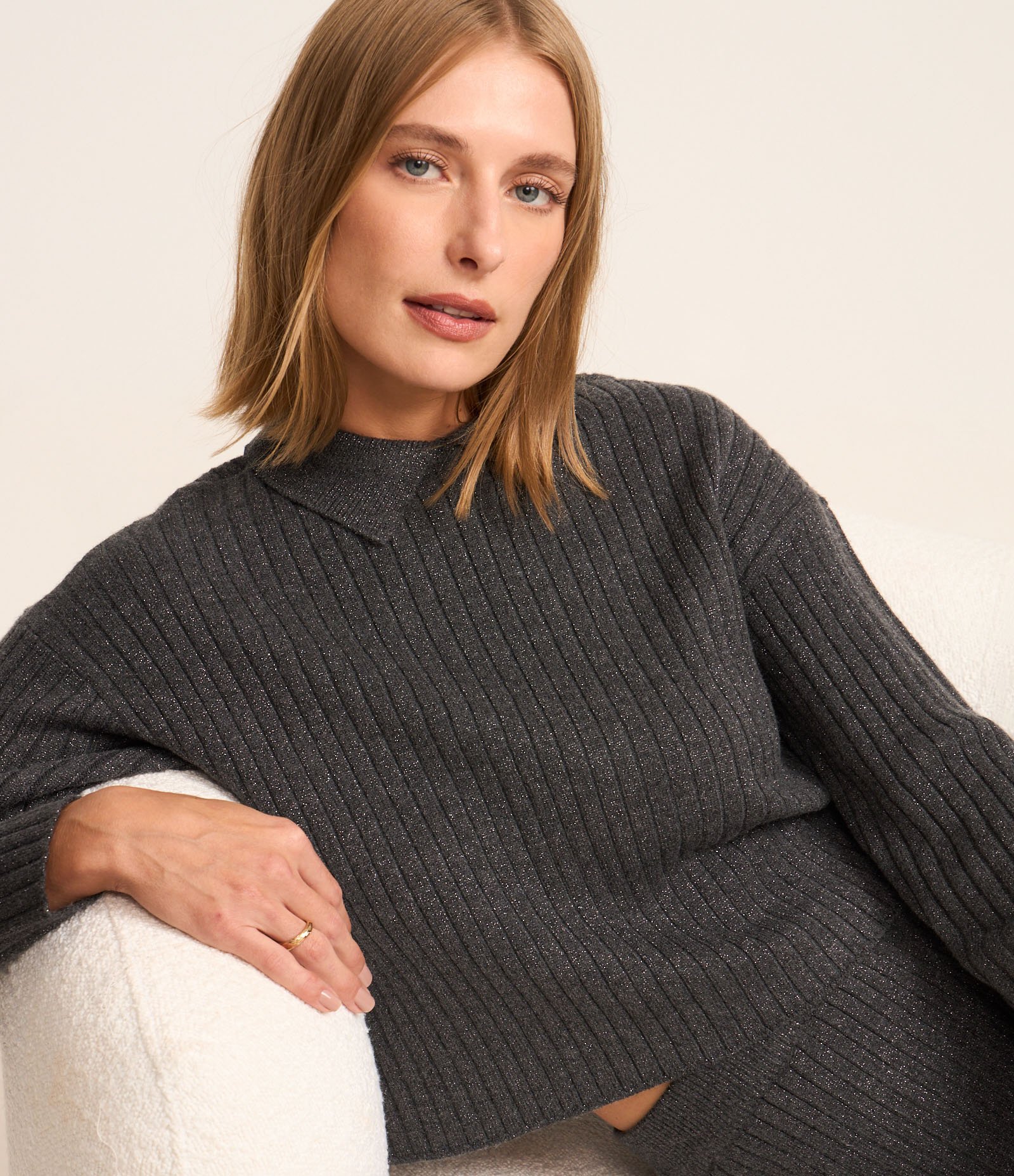 Blusa Canelado em Tricô com Gola Polo Cinza 6