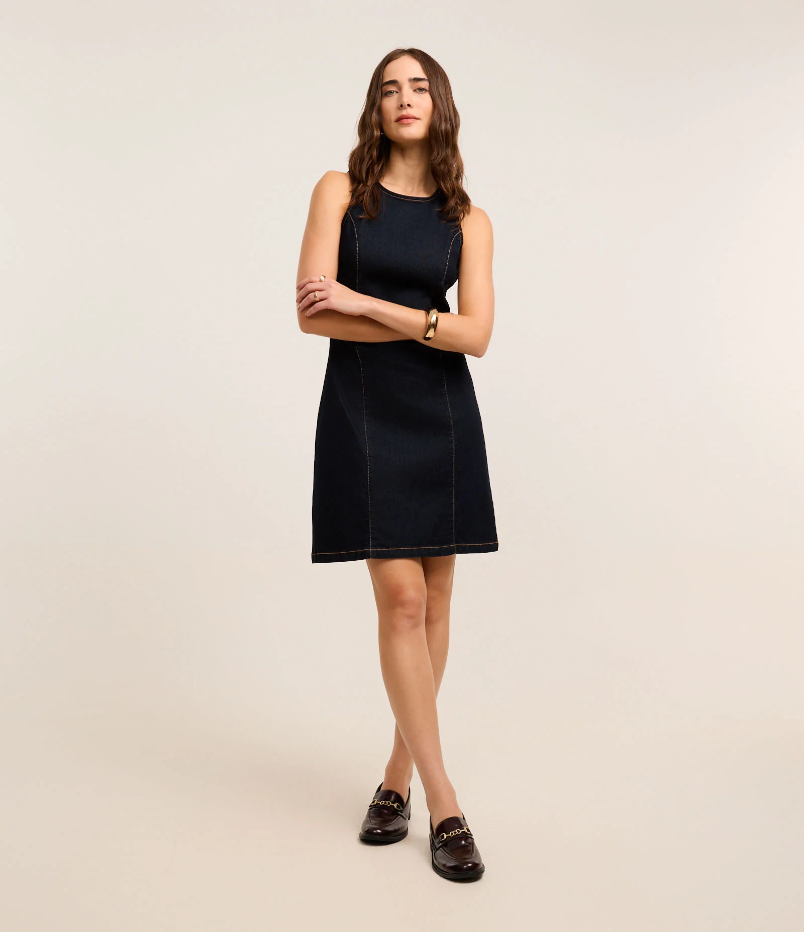 Vestido sem Manga em Jeans com Recorte e Zíper Azul 2