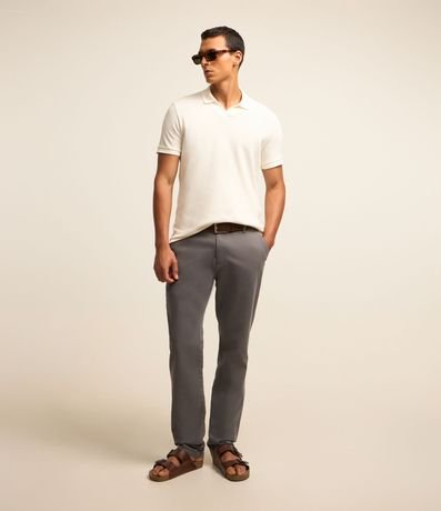 Calça Slim em Sarja com Lavagem Estonada Calça Slim em Sarja com Lavagem Estonada