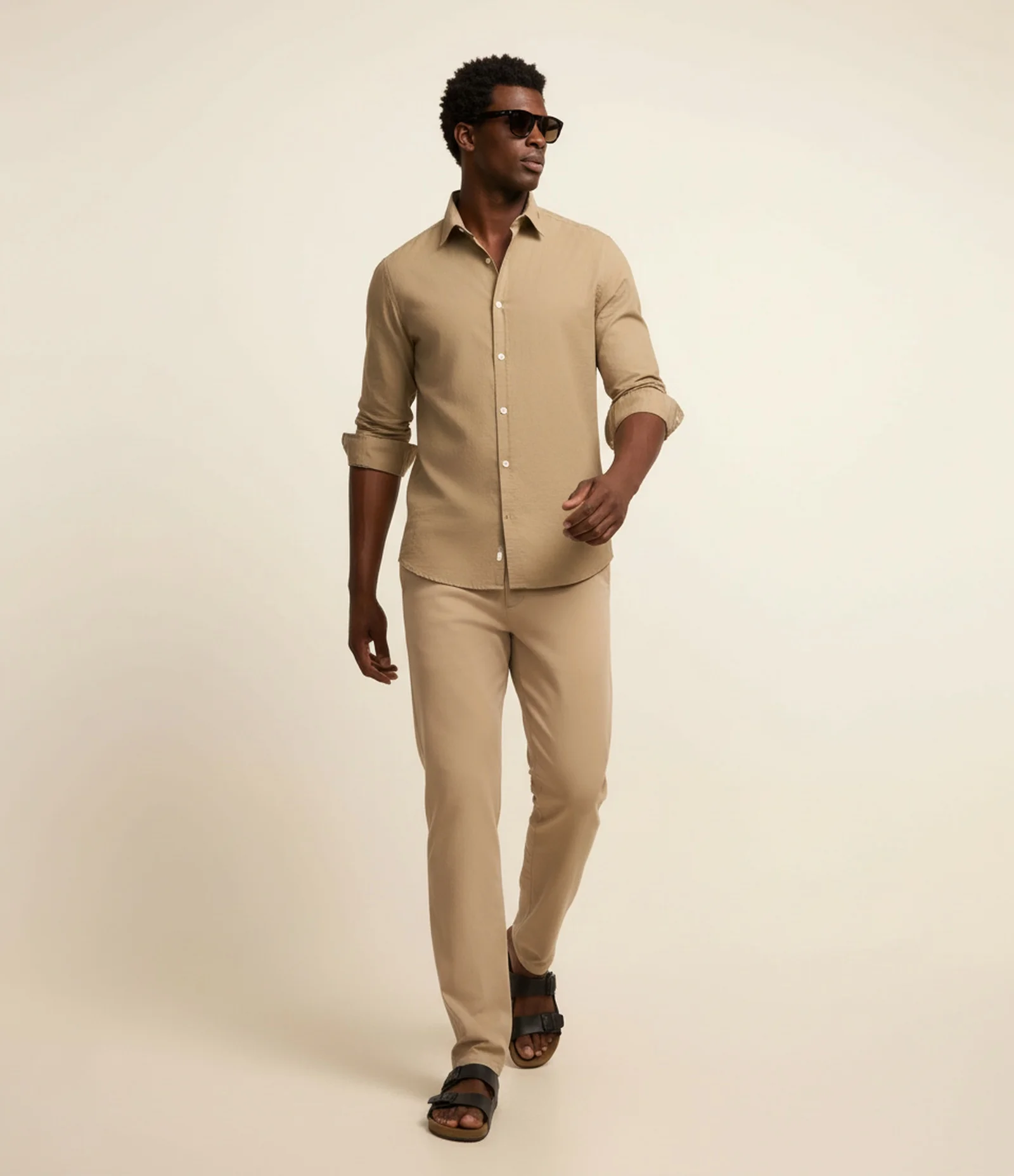 Calça Slim em Sarja com Lavagem Estonada Marrom Médio 1