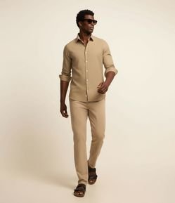 Calça Slim em Sarja com Lavagem Estonada