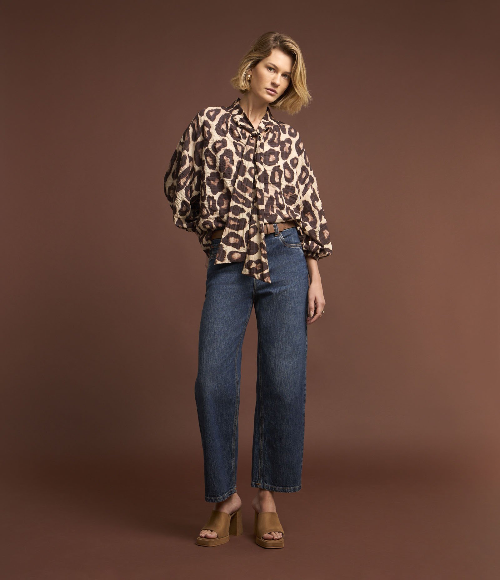 Blusa em Voil com Estampa Animal Print Marrom 9