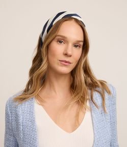 Lenço Quadrado em Tecido Acetinado com Estampa Listras